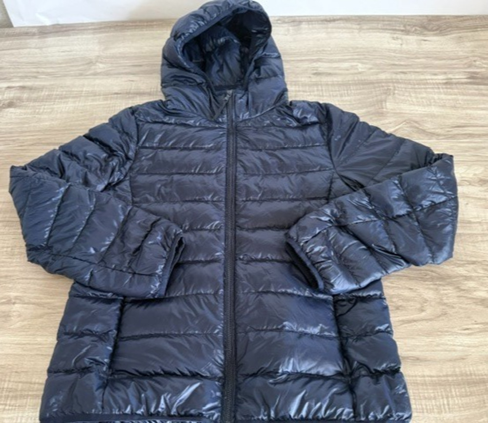 Uniqlo Women's Ultra Light Down Hooded PackableJacket - Size Large